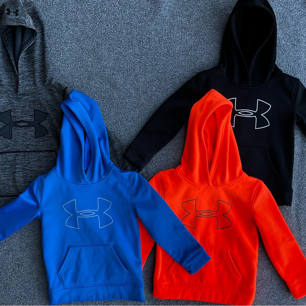 Under Armour boys size 5/6 great condition